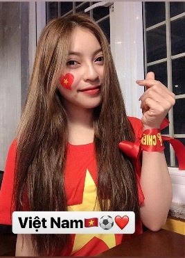 ban gai cau thu co vu doi tuyen Viet Nam anh 3