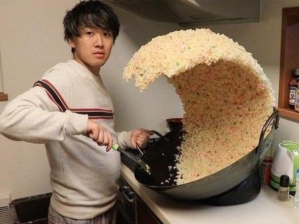 Su that dang sau buc anh chao com rang khong lo 'gay bao' mang hinh anh