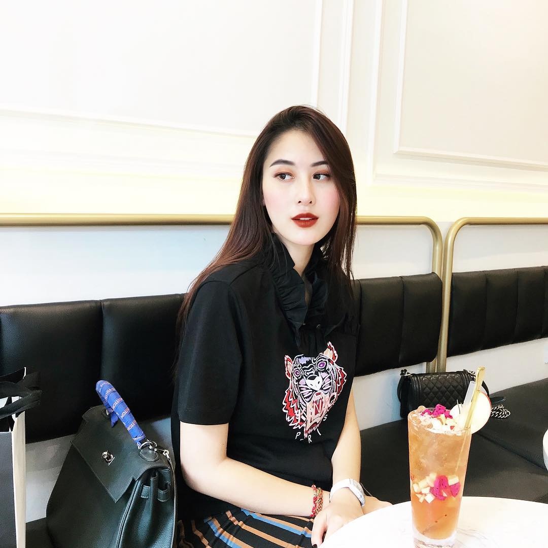 hot girl dang anh ban trai giau mat anh 5