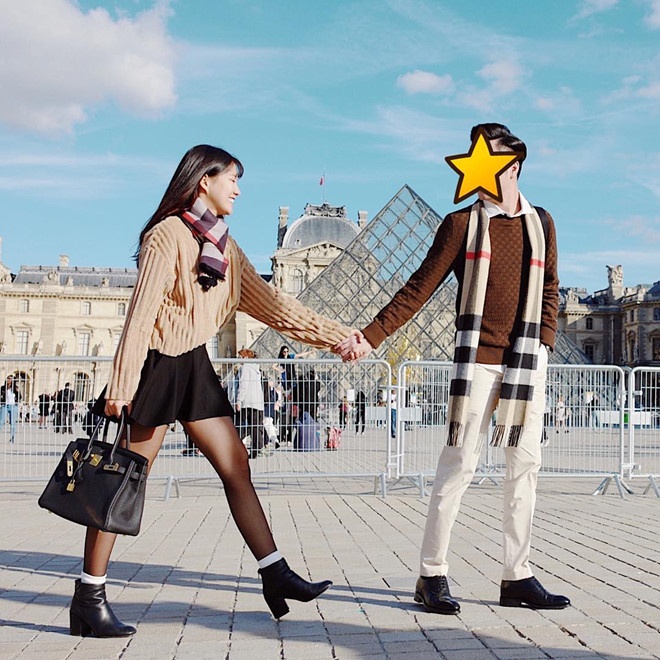 hot girl dang anh ban trai giau mat anh 2