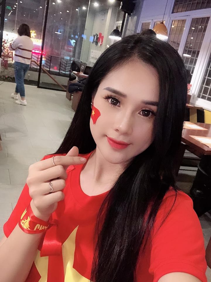 hoi ban gai cau thu anh 7