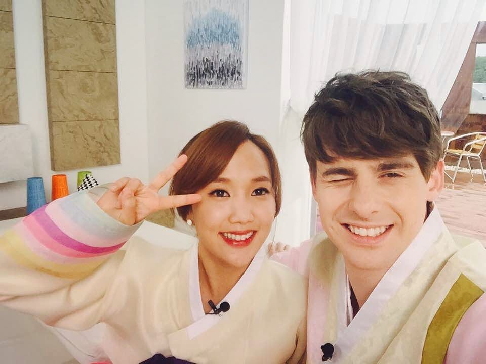 cap vo chong blogger noi tieng anh 1