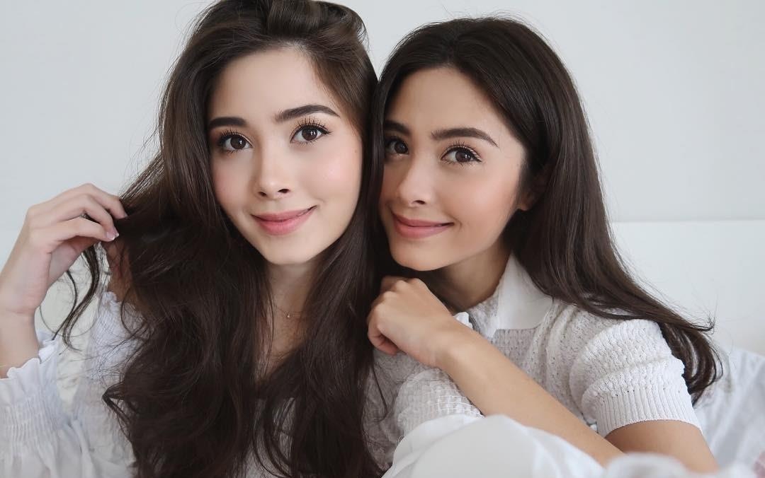 Cap song sinh Thai Lan noi tieng vi xinh dep, co cuoc song sang chanh hinh anh