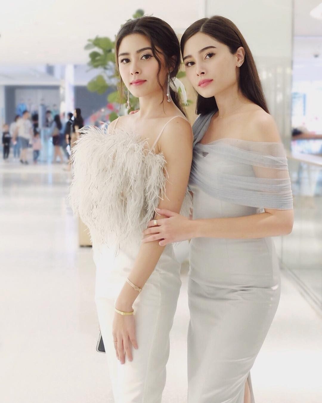 chi em sinh doi noi tieng Thai Lan anh 3