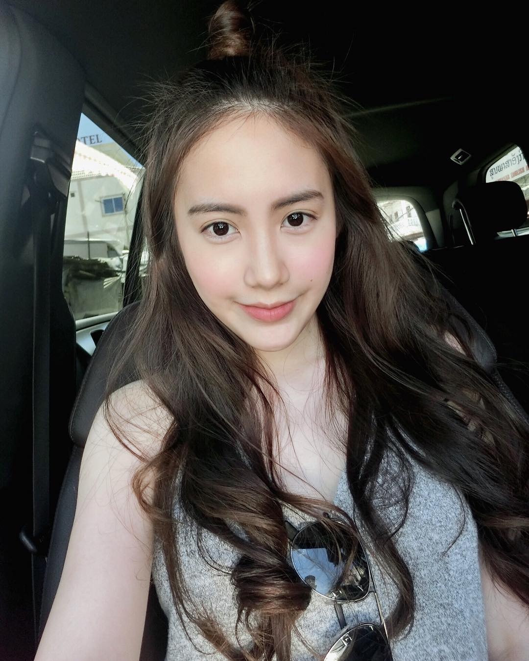 hot girl goc Viet an Tet tai Viet Nam anh 1