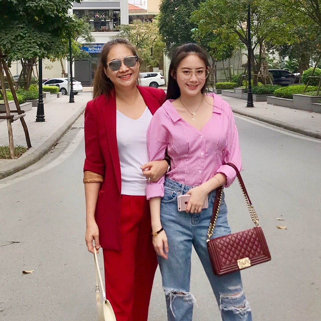 hot girl goc Viet an Tet tai Viet Nam anh 4