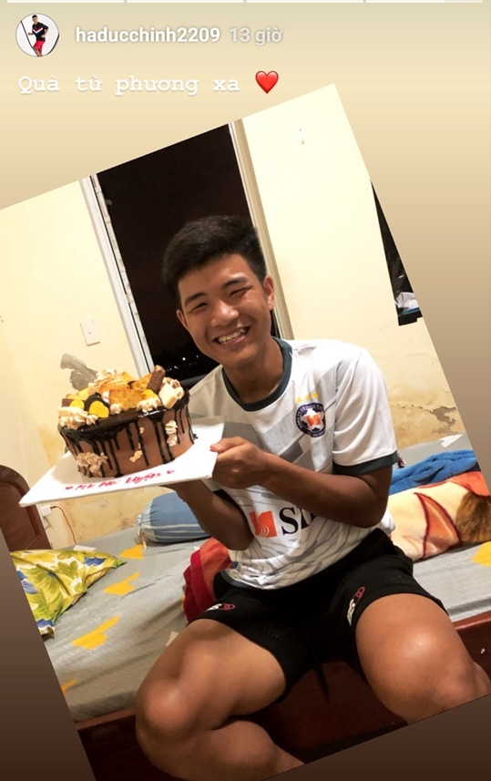 cau thu tang qua Valentine anh 13