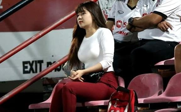 Yen Xuan sang Thai Lan co vu Lam Tay o tran ra mat Muangthong United hinh anh