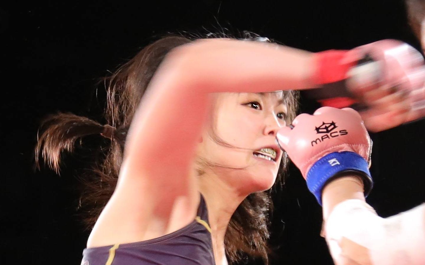 Nu vo si xinh dep Nanaka Kawamura ha knock-out doi thu hinh anh