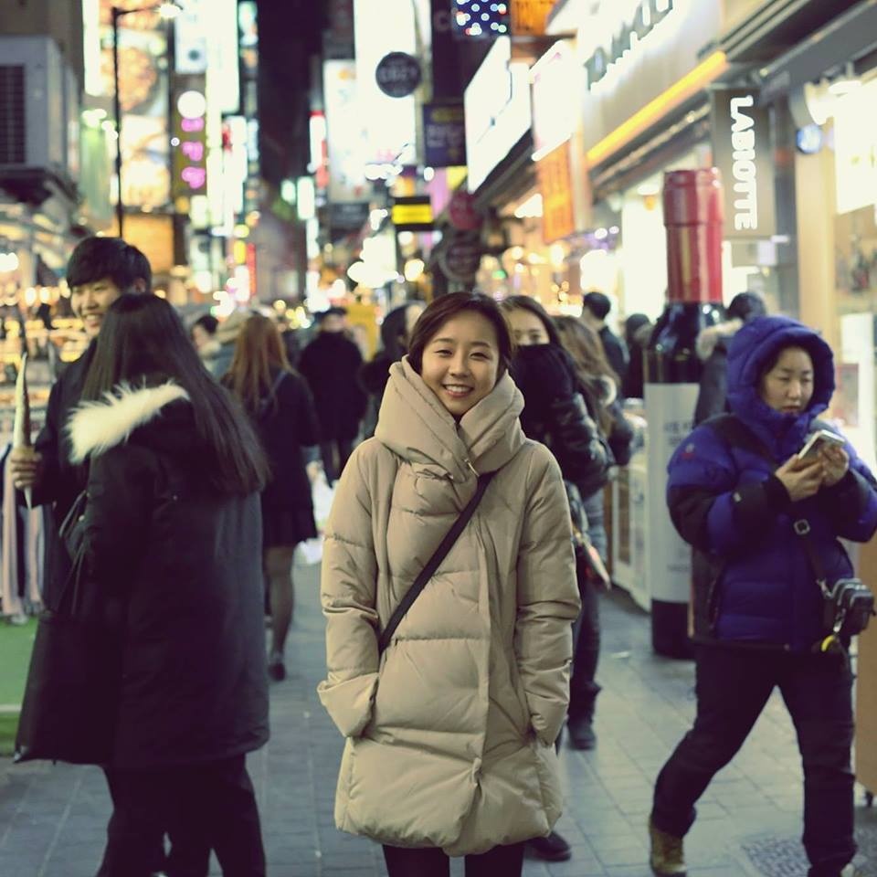 co gai tang hoa ong Kim Jong Un anh 14