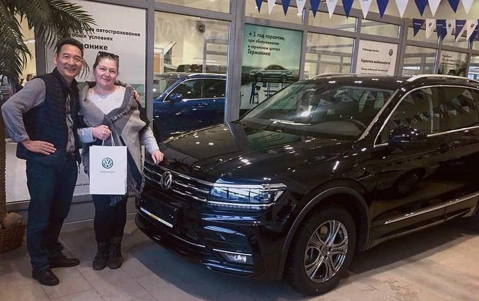 Tuyen thu Viet Nam duoc khen co hieu khi mua xe, xay nha cho cha me hinh anh