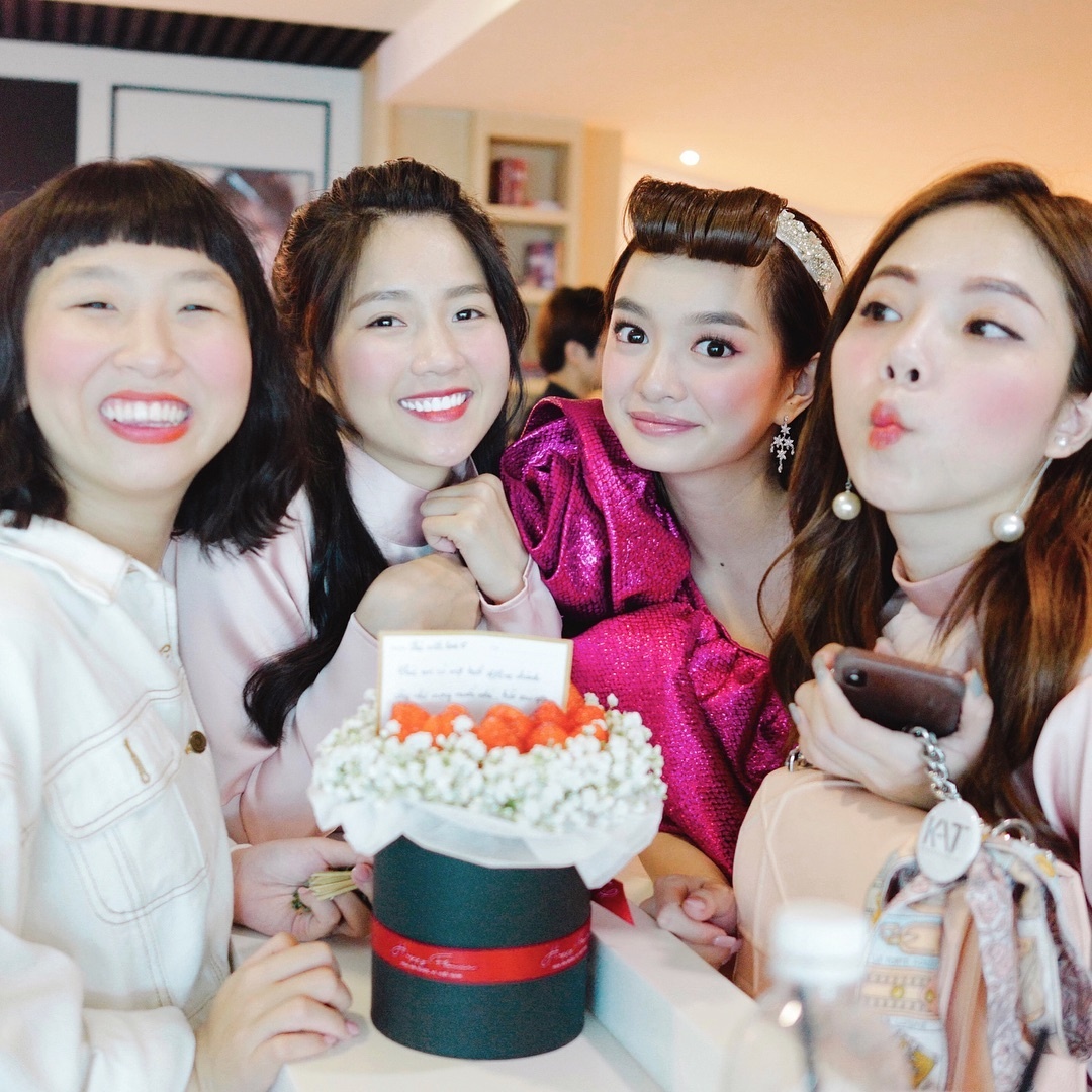 hoi ban than hot girl anh 1