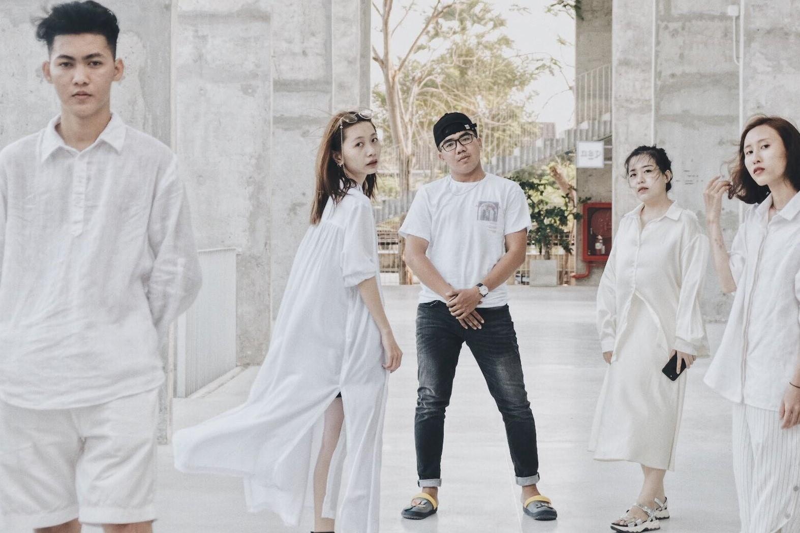 Hoi ban than 20 nam di dau cung co nhau, len do phai that hop ro hinh anh