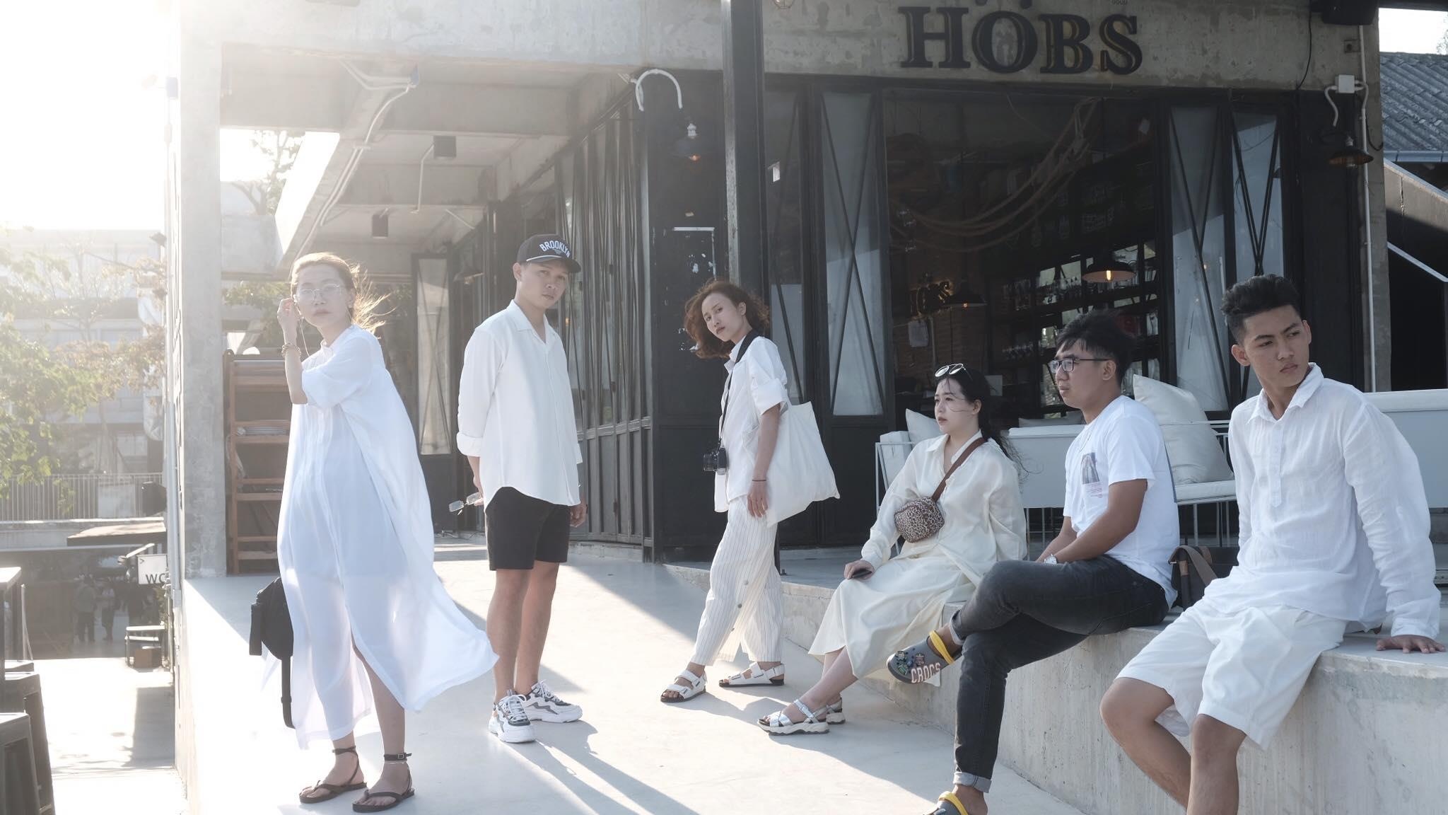 Hoi ban than di du lich anh 1