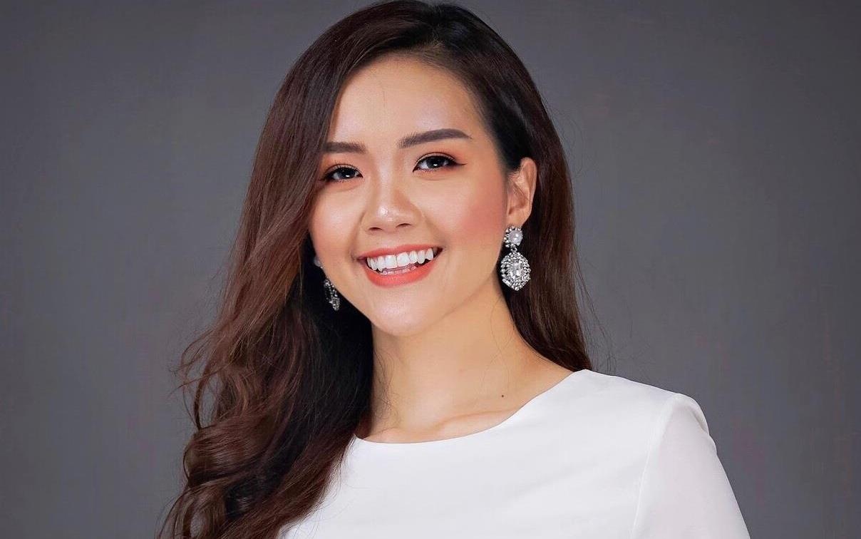 A khoi DH Ton Duc Thang cao 1,70 m, hat hay, noi tieng Anh luu loat hinh anh