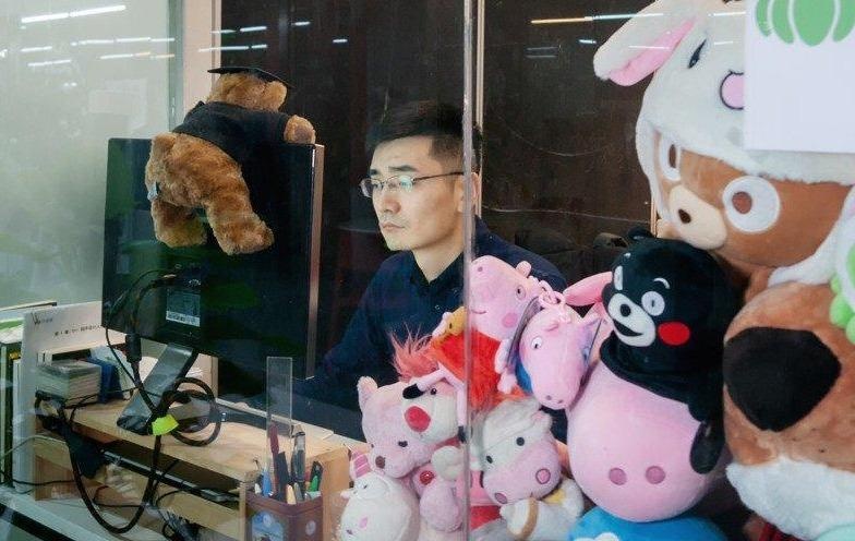 Khong ngu, khong tinh duc, nguoi tre TQ lam 'ban mang' de thanh ty phu hinh anh