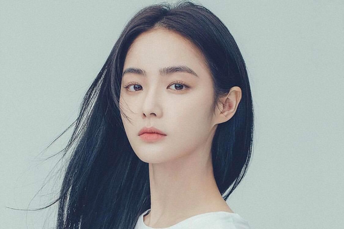 'Hot girl mat moc' co net dep nguyen so 'thach thuc' gioi make-up hinh anh