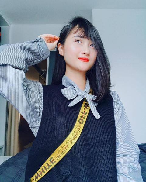 ban gai cau thu truoc va sau khi noi tieng anh 6