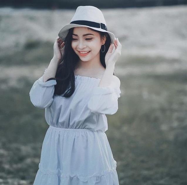 ban gai cau thu truoc va sau khi noi tieng anh 3