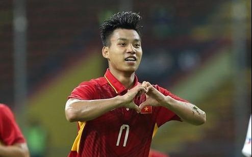 Van Thanh 'bien tus' ngay tro lai, dong doi nhiet tinh tha tim, co vu hinh anh