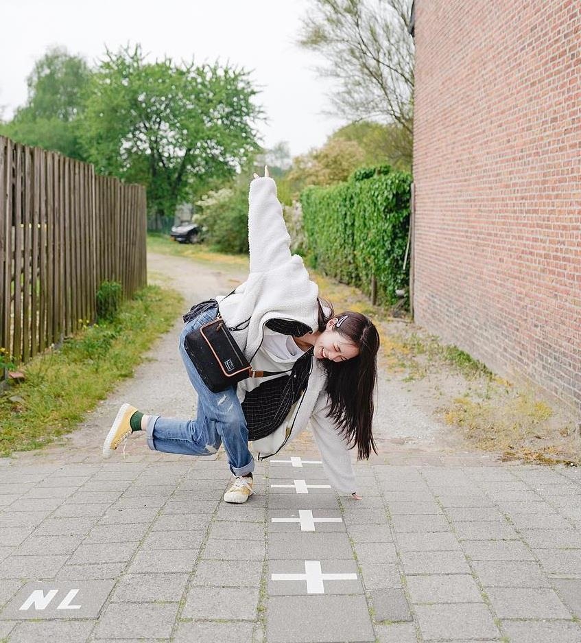 hot girl Pimtha du lich anh 5