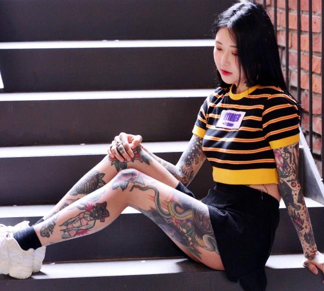 cô gái Hàn Quốc xăm mình bị kỳ thị ảnh 1 co gai Han Quoc xam minh bi ky thi anh 1