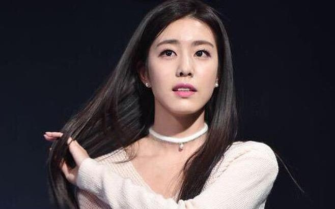 Ban gai So Ji Sub va 3 my nhan cua lang Lien Minh Huyen Thoai Han Quoc hinh anh