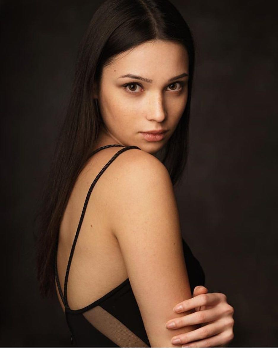 Nu sinh truong Luat quyen ru anh 3