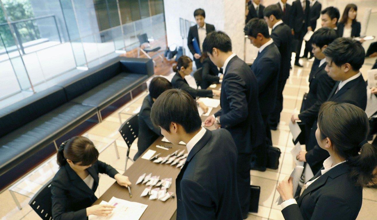 Sinh vien Nhat Ban tu tu vi that nghiep anh 2