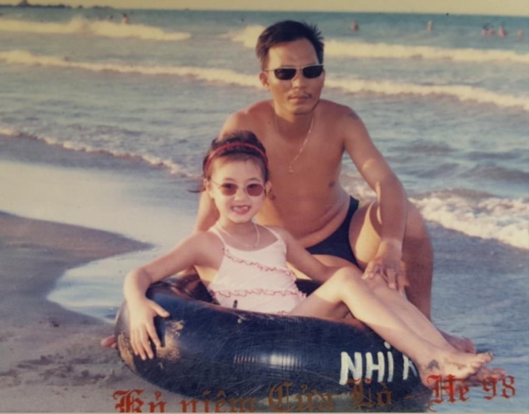 hot girl khoe anh luc be anh 6