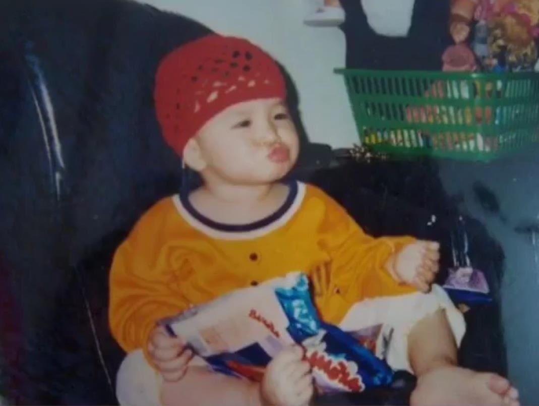 hot girl khoe anh luc be anh 9