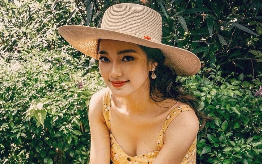 Ban gai tin don cua Phan Van Duc cham dien bikini, khoe anh goi cam hinh anh