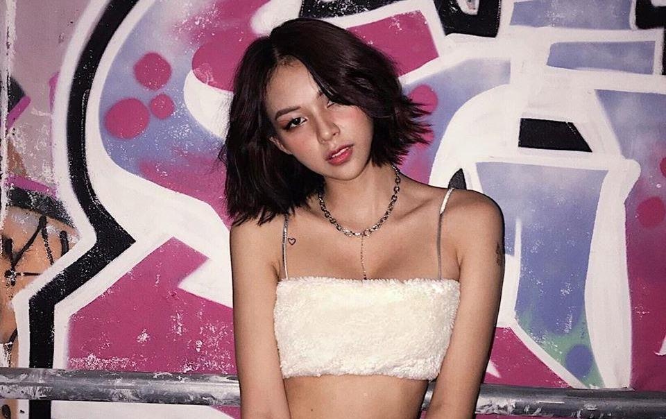 Nhung hot girl Viet co lan da nau, dien bikini khoe dang nong bong hinh anh