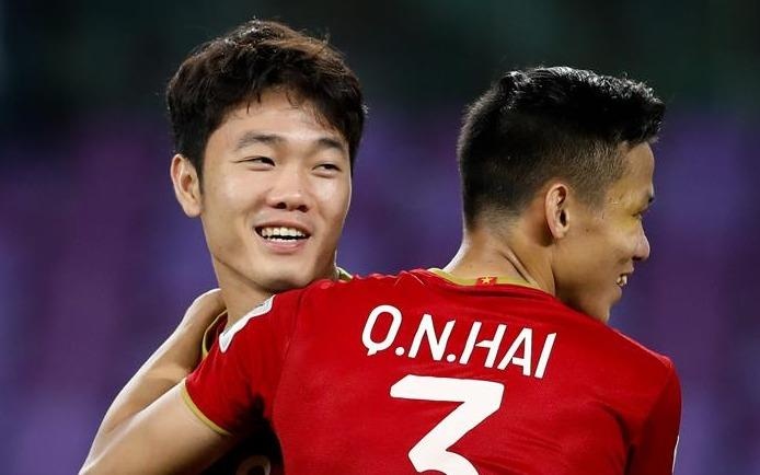 Hai Que ‘keu oan’ khi mang tieng sang Thai Lan xin ao cua Xuan Truong hinh anh