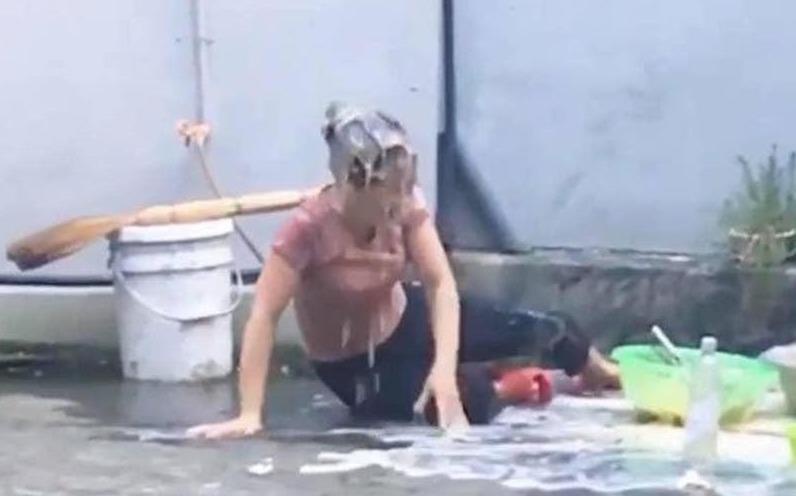 YouTuber do 200 qua trung len dau me de an mung dat 20.000 theo doi hinh anh