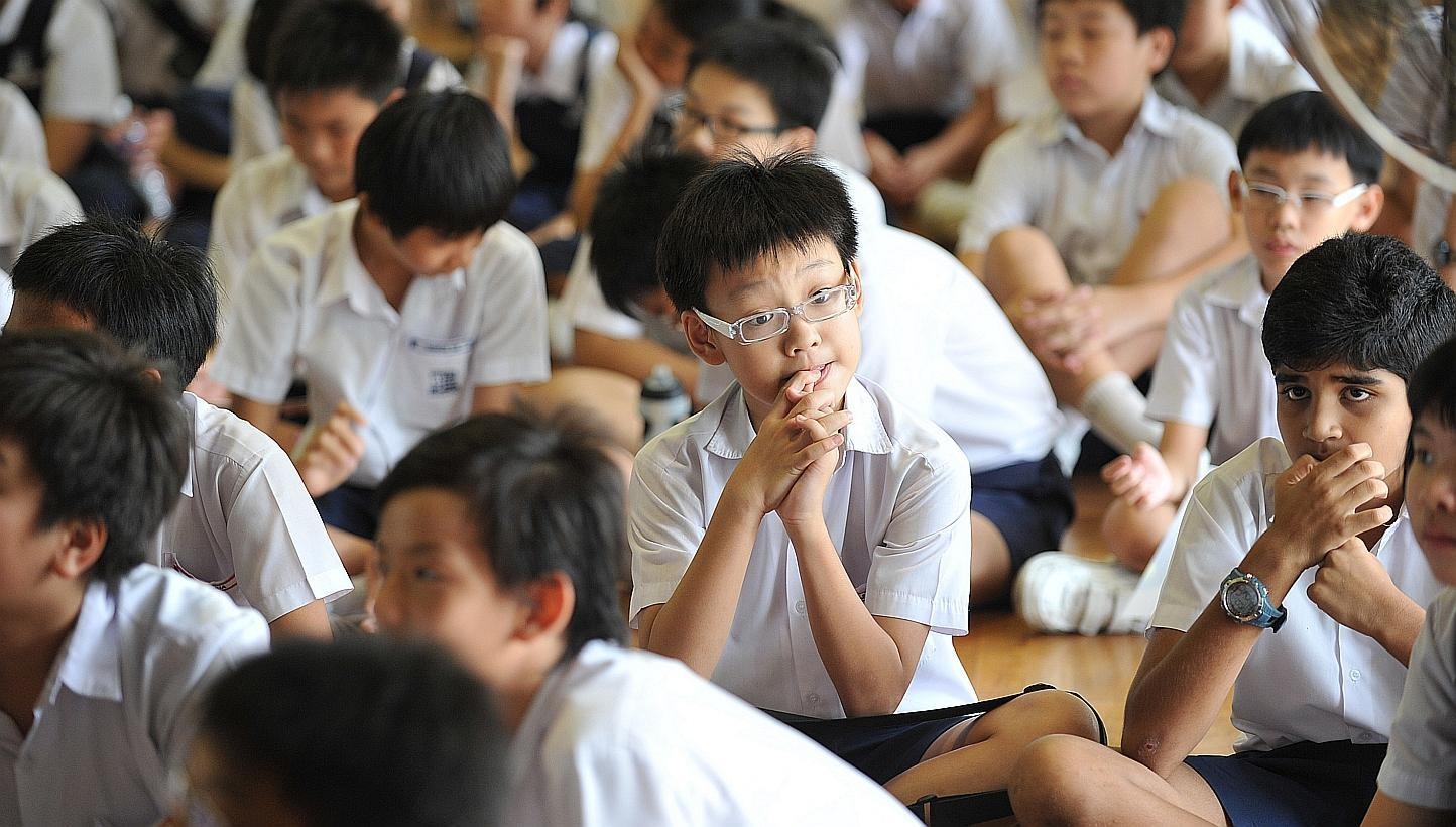 thi dai hoc o chau A anh 6