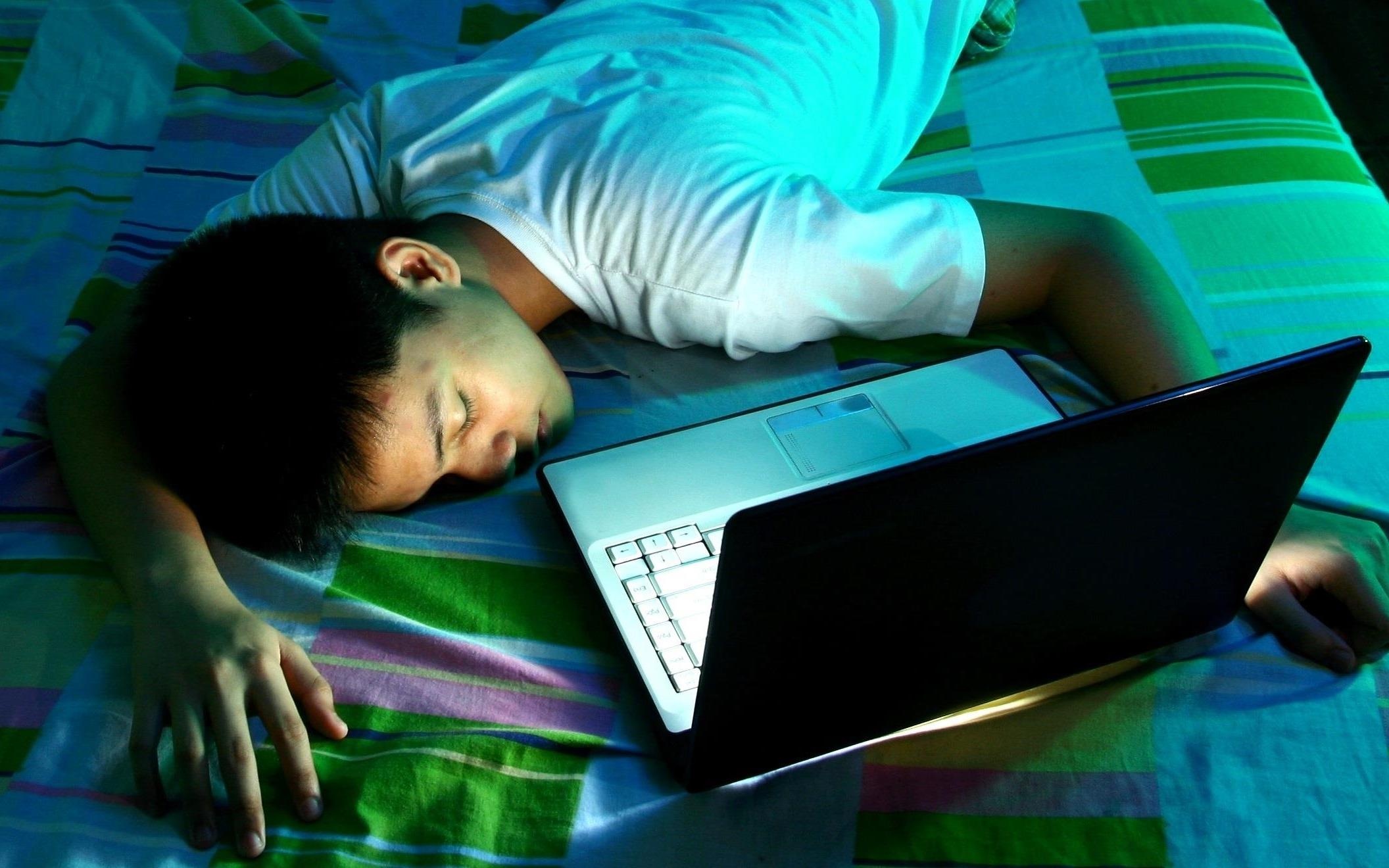 Nguoi tre Singapore song nhu 'an si', nhieu nam khong buoc ra khoi nha hinh anh