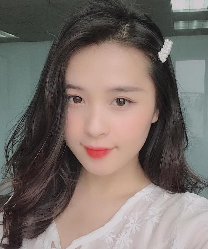 ban gai cau thu trong dai anh 9