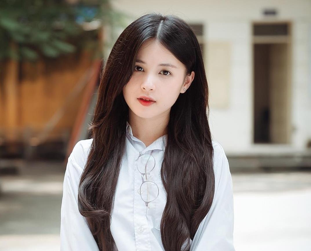 ban gai cau thu trong dai anh 7