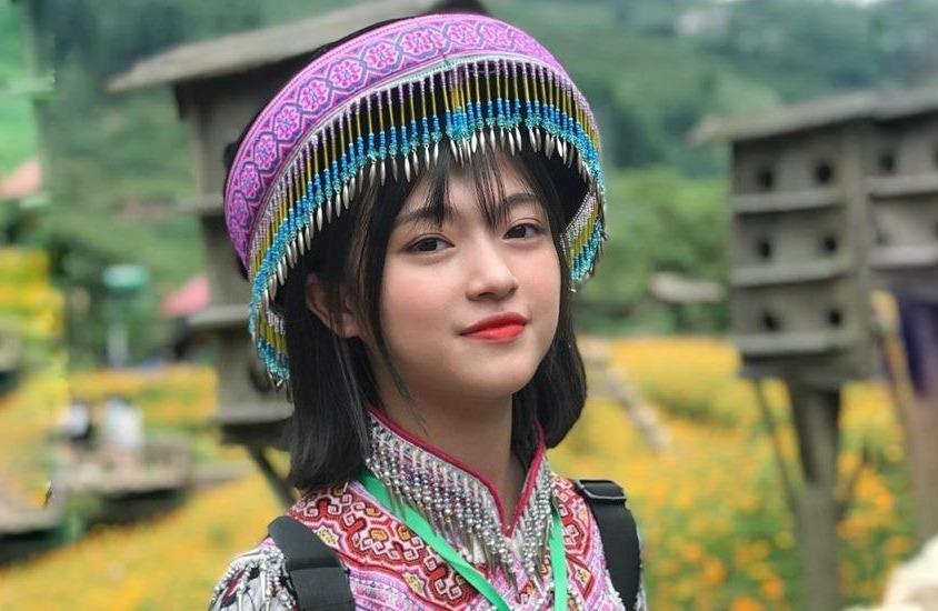 Dan hot girl Lao Cai 'gay thuong nho' voi net trong sang hinh anh