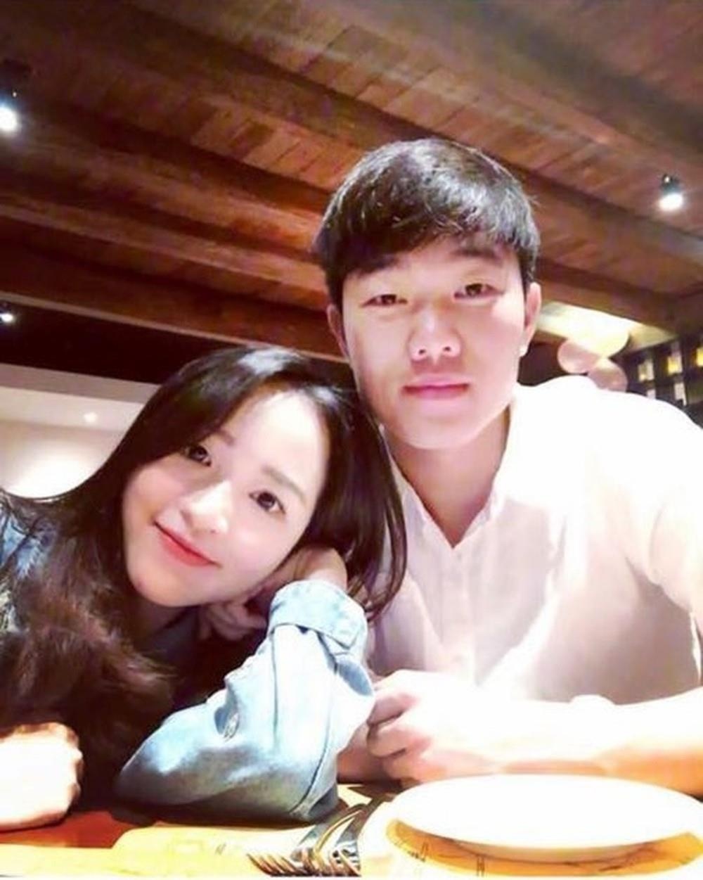 cầu thủ bảo vệ bạn gái ảnh 2 cau thu bao ve ban gai anh 2