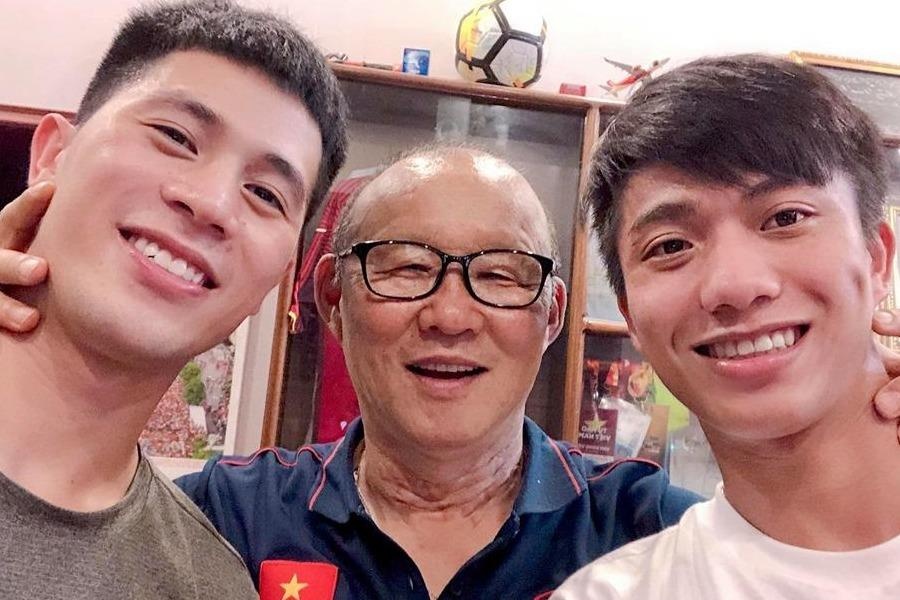 So do dep trai voi thay Park, Phan Van Duc bi fan dap ‘phu phang’ hinh anh