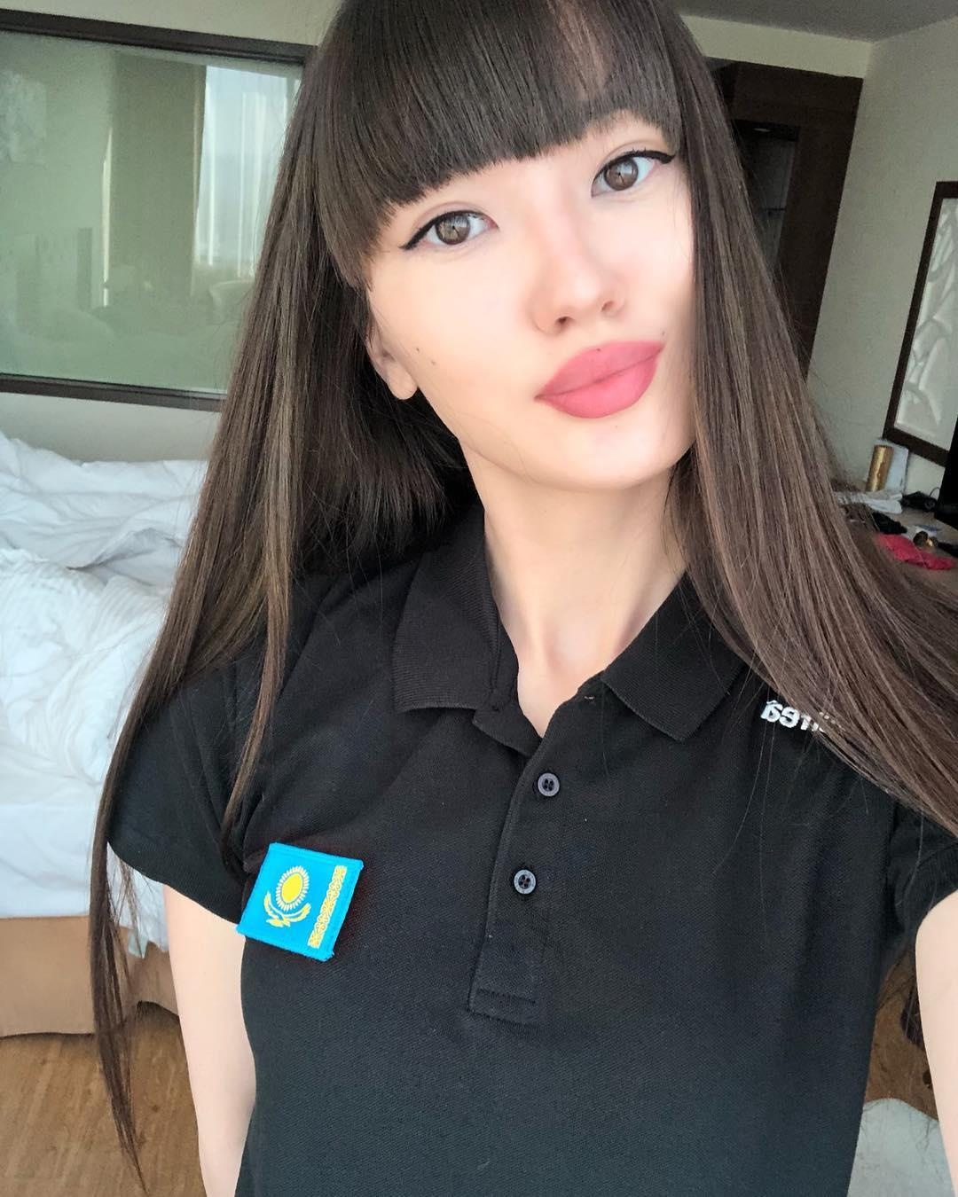 nu than bong chuyen anh 6