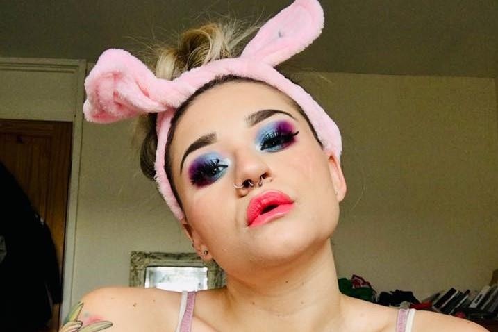 Beauty blogger cut tu chi truyen cam hung nho video huong dan make up hinh anh