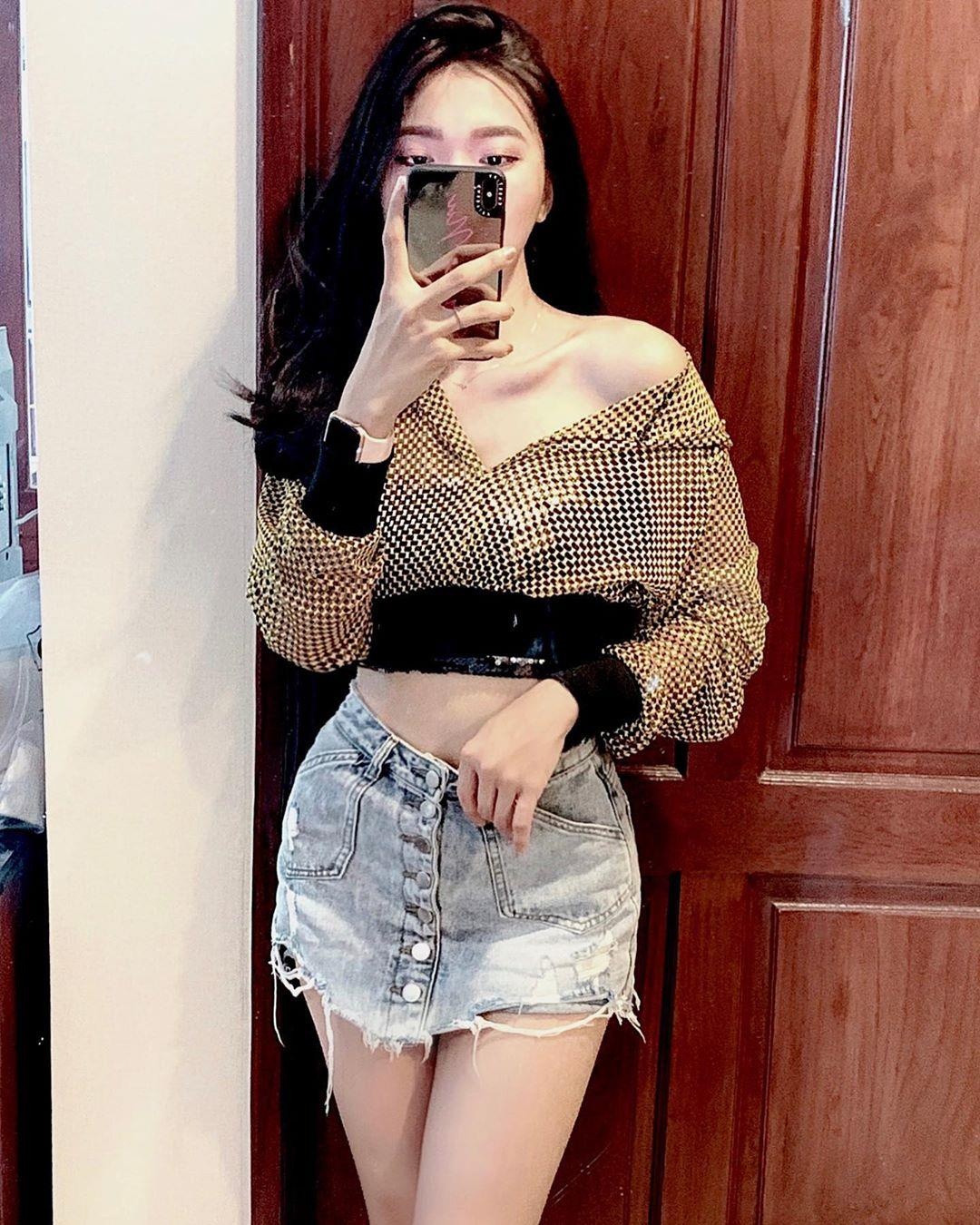 ban gai cau thu anh 9