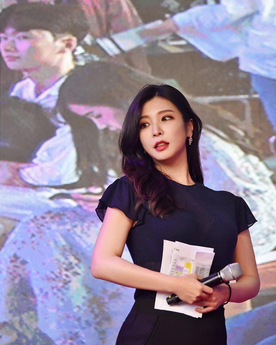 co giao han quoc nong bong anh 5