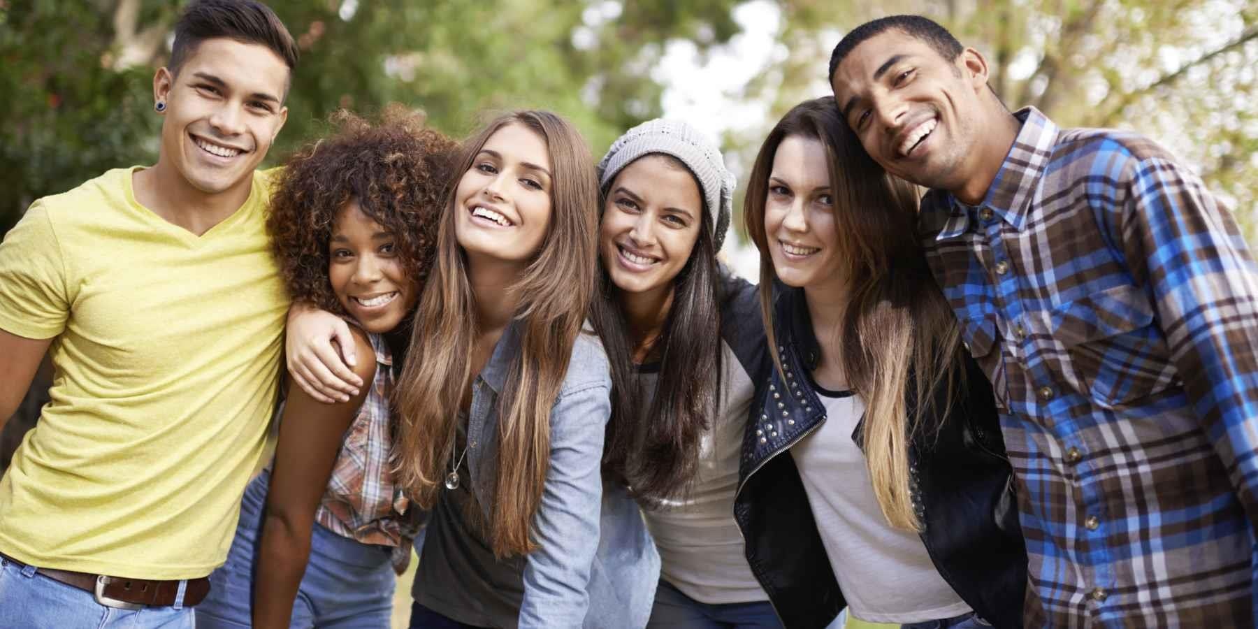 hoc sinh an mung do dai hoc anh 4