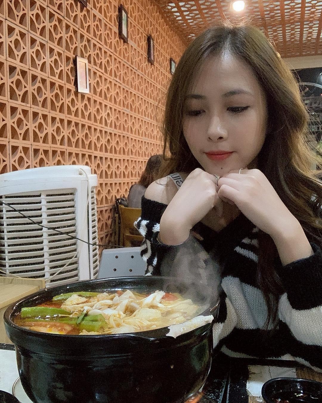 ban gai cau thu anh 14