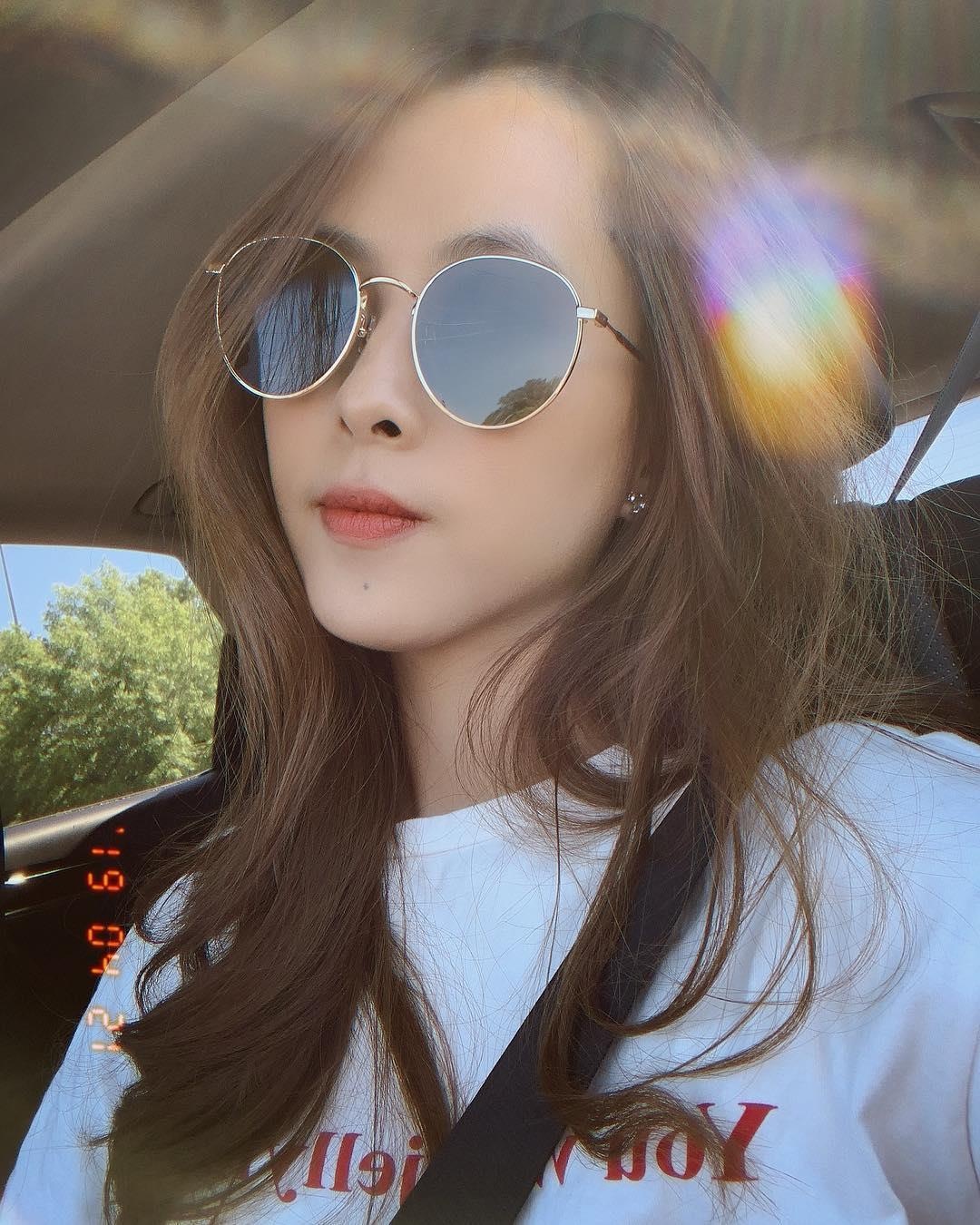 ban gai cau thu anh 15