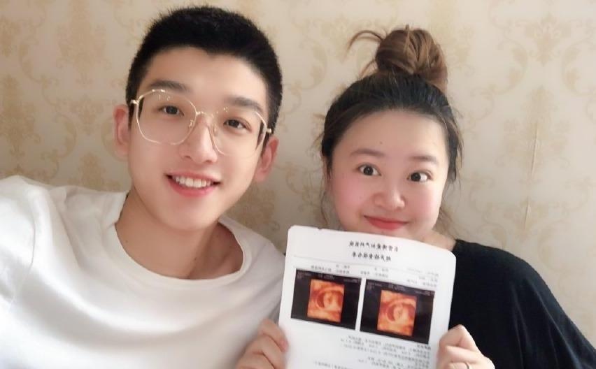 Cap 'dua lech' Trung Quoc khoe sap len chuc sau 5 thang ket hon hinh anh